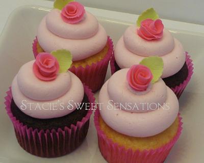 Rose Cupcakes - Cake by Naturepixie