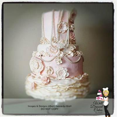 Vintage pearl and ruffle wedding cake - Cake by Brett25