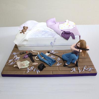 Alice ... TIDY YOUR ROOM! - Cake by Melanie