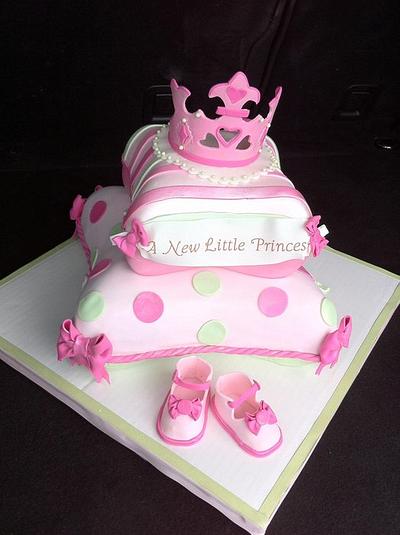 A New Little Princess - Cake by The Buttercreamery