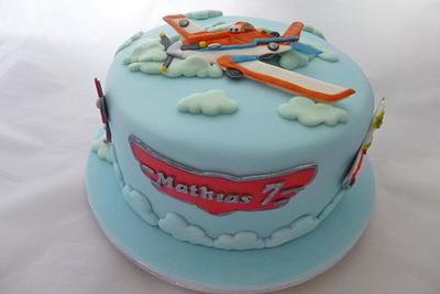 Planes - Cake by cupcakeleen