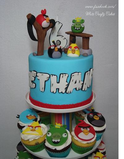 Angry Birds Cake and Cupcakes - Cake by Toni (White Crafty Cakes)