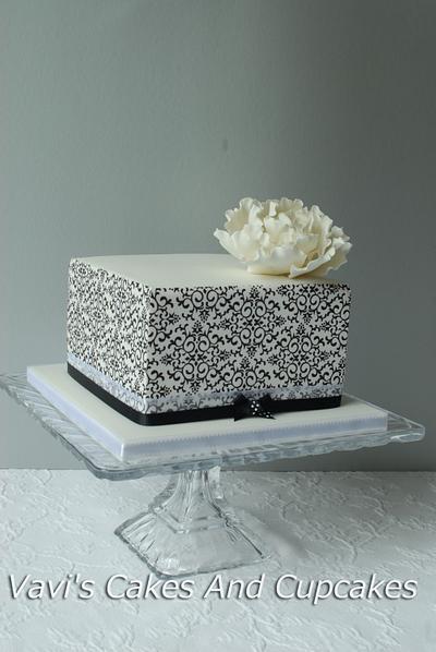 Black & White - Cake by Vavi