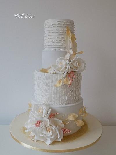Wedding cake with ruffles - Cake by MOLI Cakes