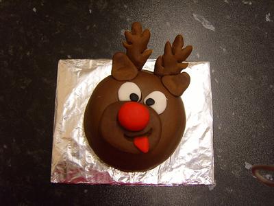 Rudolf - Cake by Niknoknoos Cakery