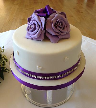 Roses & hearts cake & cupcakes  - Cake by Roberta
