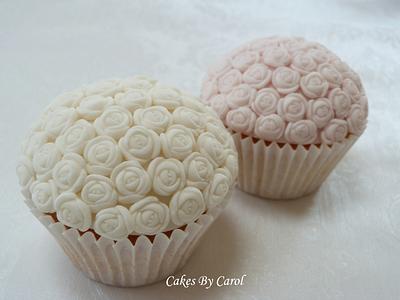 A Bunch of Roses - Cake by Carol
