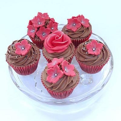 Chocolate Cupcakes - Cake by Claire Lawrence