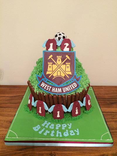 West Ham Giant Cupcake - Cake by Gill Earle