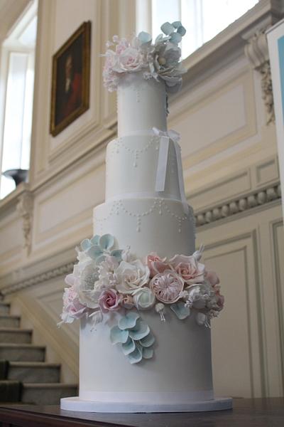 Luxury sugar flowers - Cake by Rosewood Cakes
