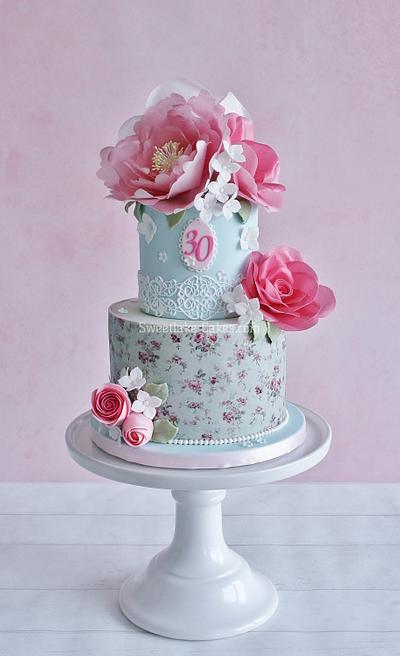Shabby chic wafer paper flower cake - Cake by Tamara