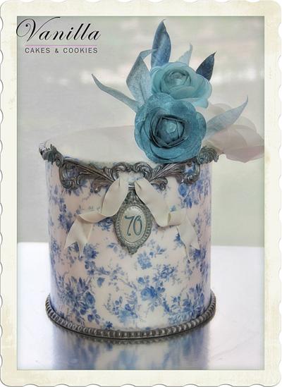 Blue & Silver - Cake by Vanilla Studio