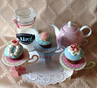 Vintage Cuppa - Cake by MrsSunshinesCakes