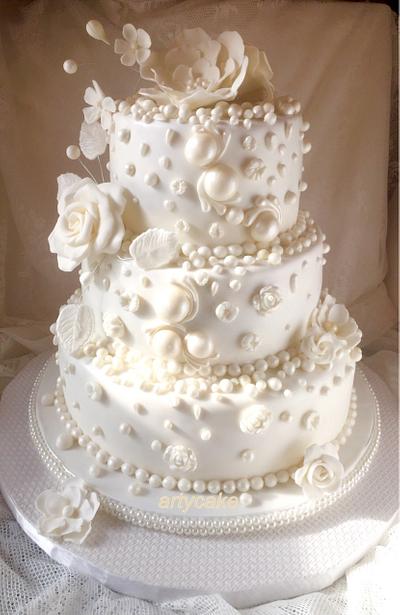 Pearlcakes white wedding cake - Cake by Artycake 