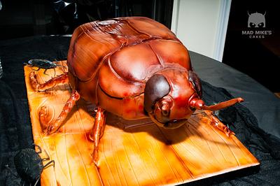 Attack of the giant cockroach - Cake by Mad Mike's Cakes