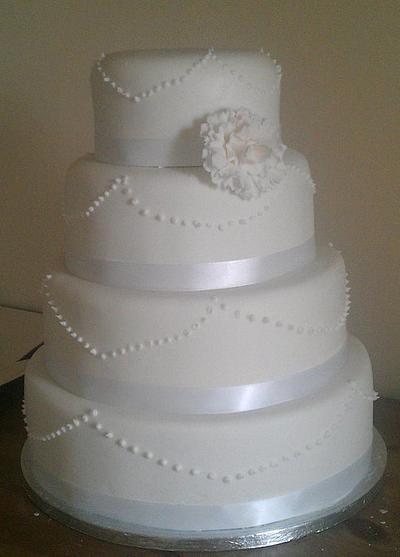 my first wedding cake - Cake by Treat Sensation