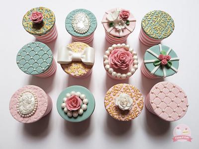 Vintage inspired cupcakes - Cake by Cuppy & Cake
