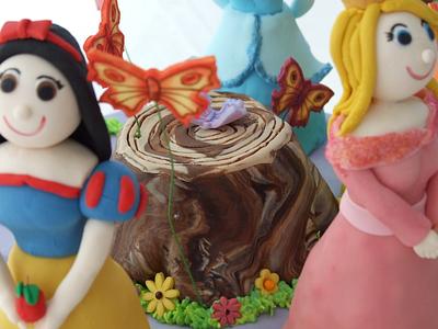 There's room in the world for more than one princess! - Cake by Its a Piece of Cake