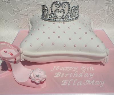 Tiara & Shoe Pillow Cake - Cake by Tracy's Cake Chic