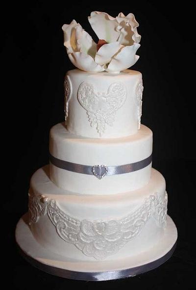 Magnolia Lace wedding cake - Cake by Ciccio 