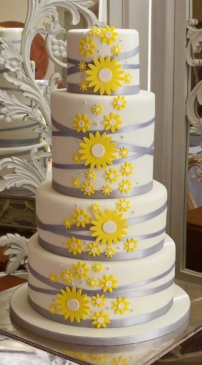 A Spring Wedding in Somerset. - Cake by Sandra Monger