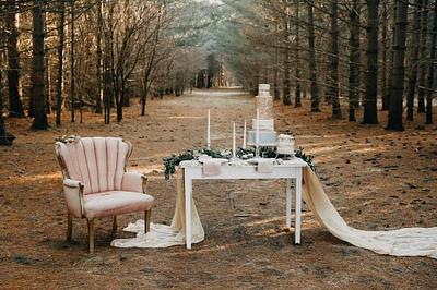 Fall forest wedding cake - Cake by Tabi Lavigne