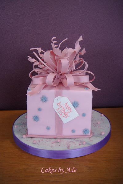 Loopy bow birthday cake - May 2011 - Cake by Cakes by Ade