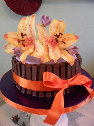 kitkat lily cake - Cake by kimberly Mason-craig