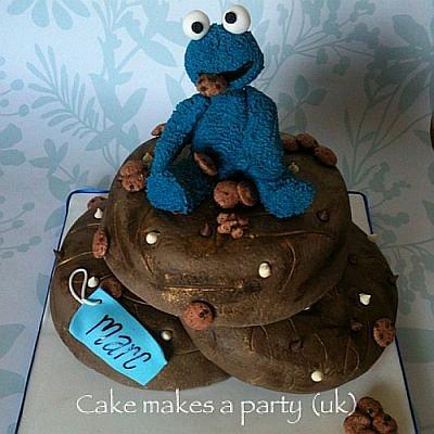 Cookie Monster wants coookies!! - Cake by Mandy