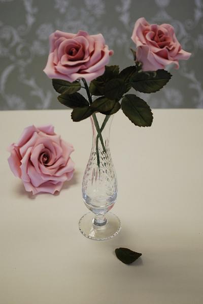 Beautiful Wired Roses by Windsor - Cake by Windsor Craft