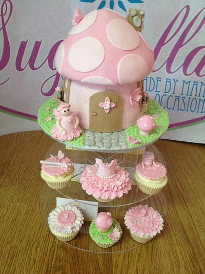 Fairy Cottage with matching cupcakes! - Cake by Amanda