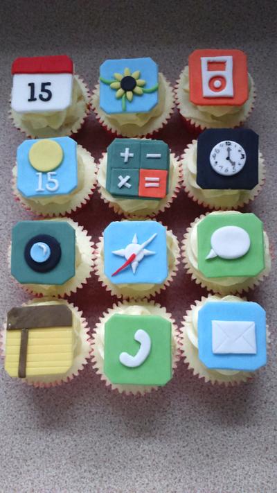 app cupcakes  - Cake by holliessweetcakes1