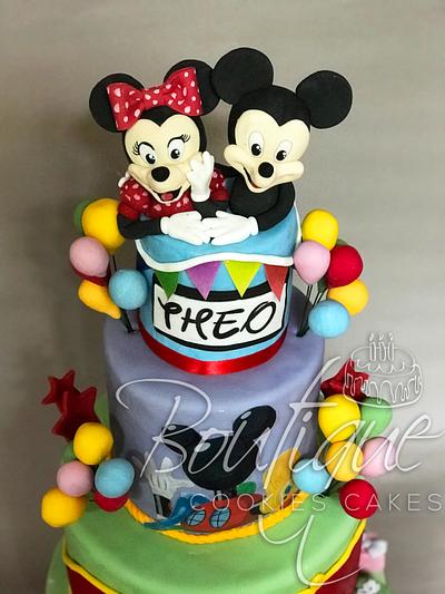 Mickey Mouse and Minnie Mouse - Cake by Boutique Cookies Cakes