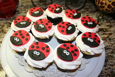 Lady bug cupcakes - Cake by Cathy Moilan