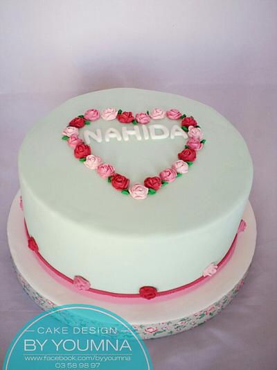 Heart & flowers - Cake by Cake design by youmna 