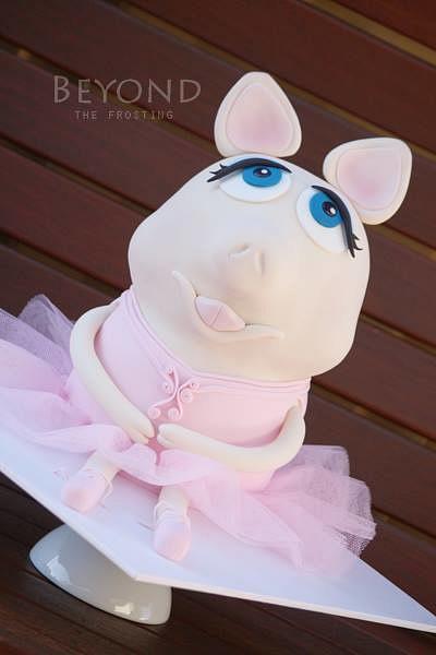 Pig in a Tutu - Cake by beyondthefrosting