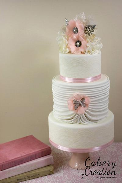 Vintage Wedding cake - Cake by Cakery Creation Liz Huber