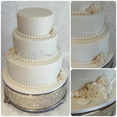 Simple white wedding cake - Cake by Amanda Brunott