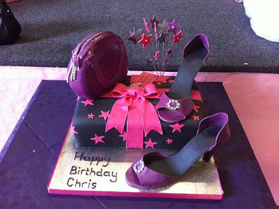 Handbag, Shoes and Present with a bit of bling - Cake by CatiesCakes
