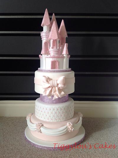 Princess castle  - Cake by Tiggylou's cakes 