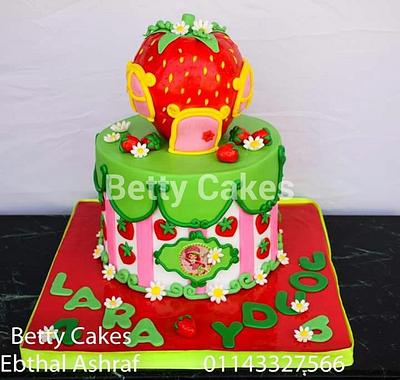strawberry girl cake - Cake by BettyCakesEbthal 