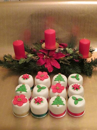 Christmas 2013 - Cake by cherryblossomcakes