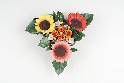 Sugar flower arrangement - Cake by SAIMA HEBEL