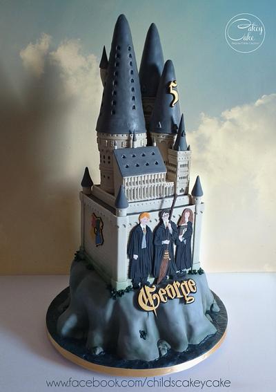 Hogwarts - Cake by CakeyCake