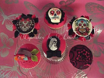 Skull theme cupcakes - Cake by Cupcakes la louche wedding & novelty cakes