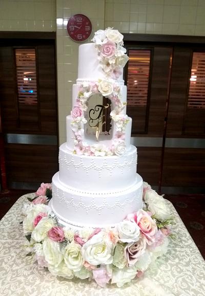 Luxury Wedding cake - Cake by Ivaninislatkisi
