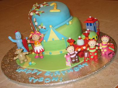 In the Night Garden - Cake by Lacey Deloli