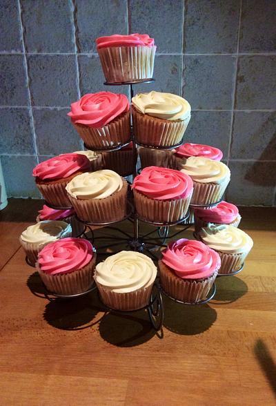 Cupcakes :) - Cake by Martina Kelly
