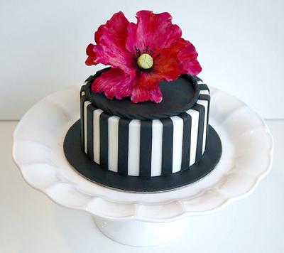 Poppy Cake - Cake by Star Cakes