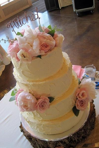 Ivory wedding cake - Cake by Jessica Chase Avila